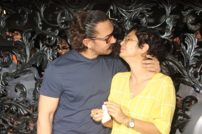 Bollywood Actor,Aamir Khan,kiss Wife Kiran Rao,Birthday Party