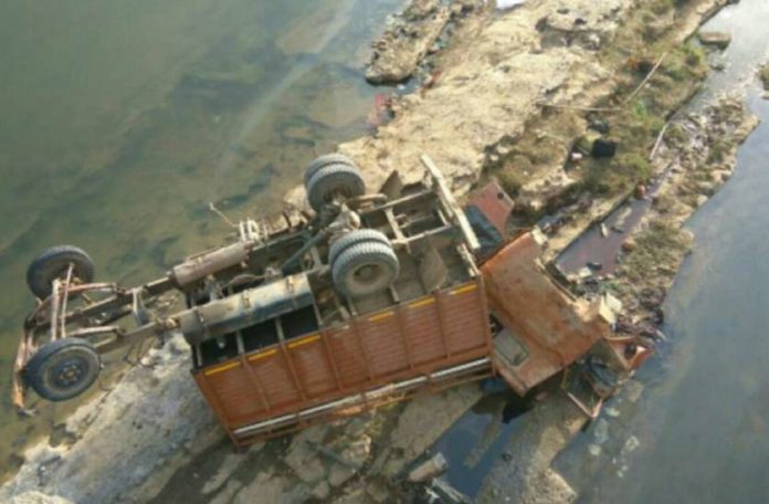 Son river, bus accident ,Manoj Shrivastav