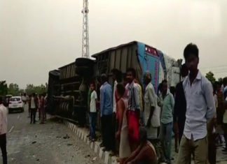 Mainpuri, tourist bus, death, injured, hospital ,police, dead bodies