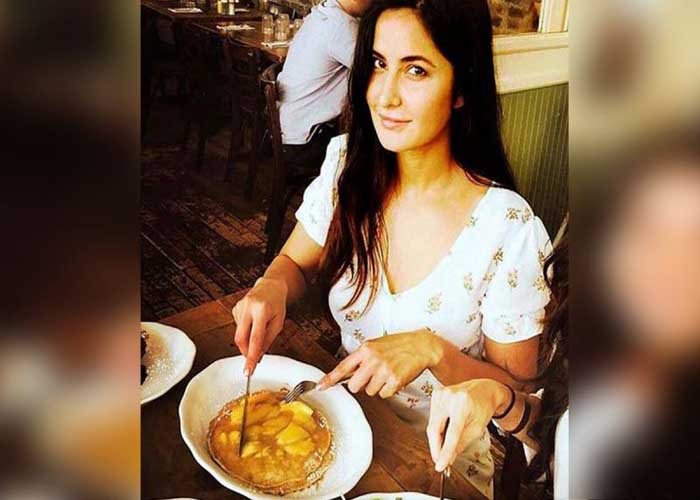 Bollywood Actress,Katrina Kaif,Fast Food,Street Food 