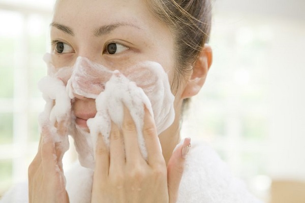 Home Remedies For Dry Skin in Winter