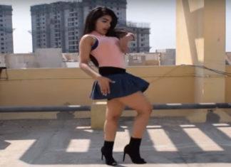 Girl-dance-on-Honey-Singh-song-Chhote-Chhote-Peg-video-Viral-on-social-media--
