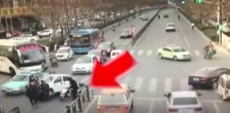 CHina, Woman survive after double accident from same car, accident