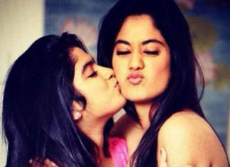 Bollywood Actress,Khushi Kapoor,Kiss Sister,Janhvi Kapoor