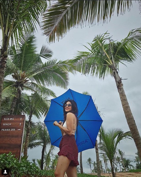 Television Actress,Kishwar Merchant,Share Bold Pic,Instagram,Bikini Picture